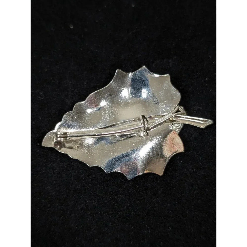 Vintage Silver Tone Filigree‎ Leaf Faux Pearl Pin Brooch